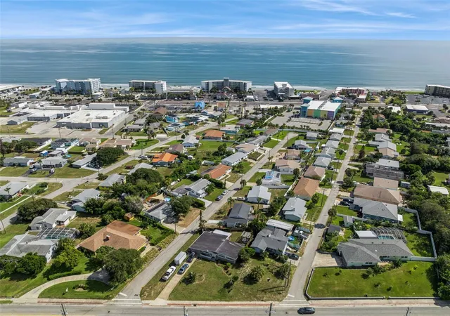 Photo 2 of Single family home for sale at 2 Robben Ter, Daytona Beach, FL 32118 | MLS# O6444806 | Listing updated on 2026-10-07