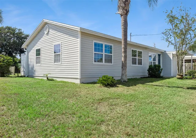 Photo 3 of Single family home for sale at 2 Robben Ter, Daytona Beach, FL 32118 | MLS# O6444806 | Listing updated on 2026-10-07