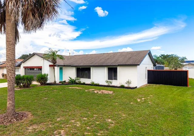 Photo 2 of Sale Pending at 1035 Jason Ridge Ct, Kissimmee, FL 34747 | MLS# G5118262 | Listing updated on 2026-10-18