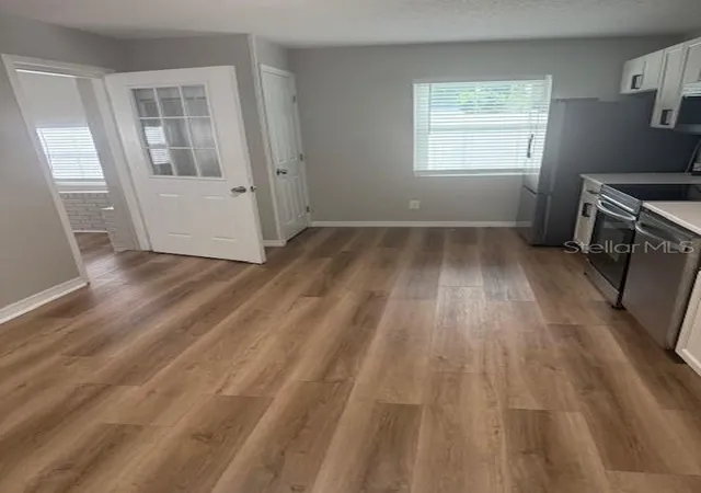 Photo 4 of Single family home for sale at 1805 Jefferson Dr, Mount Dora, FL 32757 | MLS# O6444811 | Listing updated on 2026-10-03