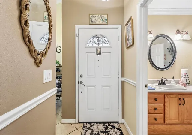 Photo 3 of House for sale at 306 Houston Woods Ct, Orlando, FL 32824 | MLS# S5158297 | Listing updated on 2026-10-02