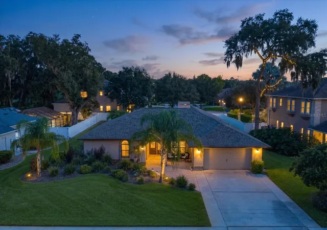 Photo 3 of Single family home for sale at 1105 Deer Run Pl, Valrico, FL 33594 | MLS# TB8552162 | Listing updated on 2026-10-23