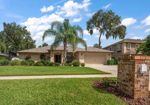 Photo 3 of Single family home for sale at 1105 Deer Run Pl, Valrico, FL 33594 | MLS# TB8552162 | Listing updated on 2026-10-22