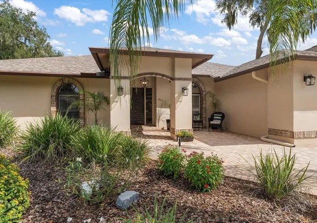 Photo 4 of Single family home for sale at 1105 Deer Run Pl, Valrico, FL 33594 | MLS# TB8552162 | Listing updated on 2026-10-22