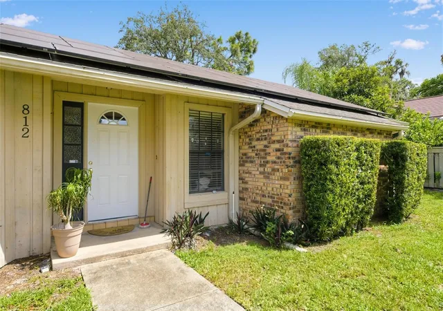 Photo 2 of Single family home for sale at 812 Maraval Court, Longwood, FL 32750 | MLS# O6444815 | Listing updated on 2026-10-05