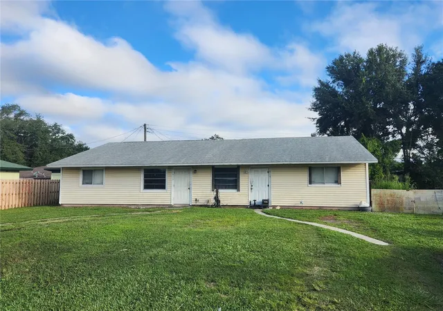 Photo 1 of Multi family home for sale at 913 915 32nd Avenue E, Bradenton, FL 34208 | MLS# A4707414 | Listing updated on 2026-10-01