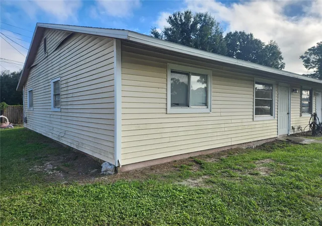 Photo 3 of Multi family home for sale at 913 915 32nd Avenue E, Bradenton, FL 34208 | MLS# A4707414 | Listing updated on 2026-10-01