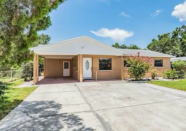 Photo 1 of Single family home for sale at 4828 El Capistrano Dr, Tampa, FL 33634 | MLS# TB8552177 | Listing updated on 2026-09-27