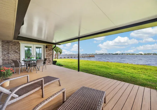 Photo 2 of Single family home for sale at 22 Emerald Dr, Ormond Beach, FL 32174 | MLS# FC321702 | Listing updated on 2026-10-02