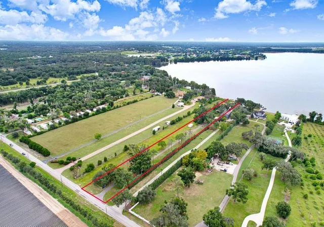 Photo 3 of Single family home for sale at 11337 Knights Griffin Rd, Thonotosassa, FL 33592 | MLS# TB8552181 | Listing updated on 2026-10-07