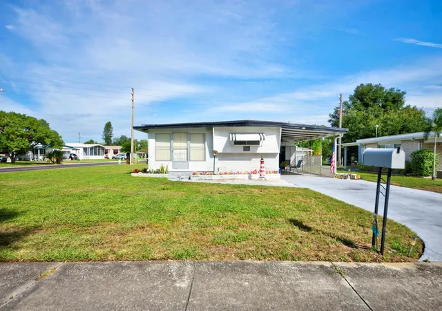 Photo 1 of Manufactured home for sale at 76 Liberty Way #5, Palm Harbor, FL 34684 | MLS# W7889833 | Listing updated on 2026-10-08