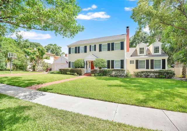 Photo 1 of Single family home for sale at 729 Alameda St, Orlando, FL 32804 | MLS# O6444833 | Listing updated on 2026-10-21
