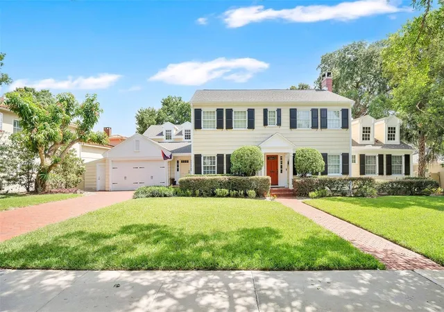 Photo 4 of Single family home for sale at 729 Alameda St, Orlando, FL 32804 | MLS# O6444833 | Listing updated on 2026-10-21
