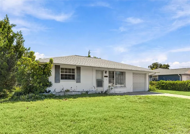 Photo 2 of Single family home for sale at 612 Center Rd, Venice, FL 34285 | MLS# A4707423 | Listing updated on 2026-10-06