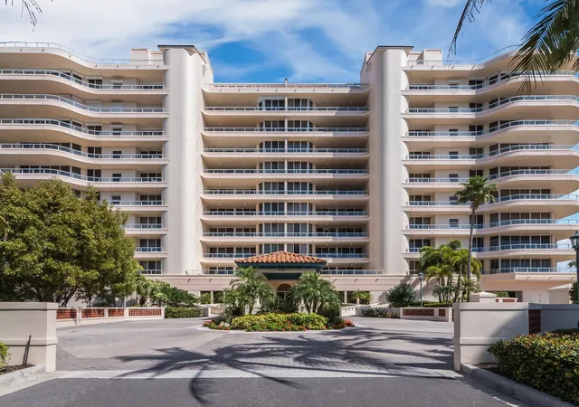 Photo 2 of Condo for sale at 3060 Grand Bay Blvd #162, Longboat Key, FL 34228 | MLS# A4707424 | Listing updated on 2026-10-07