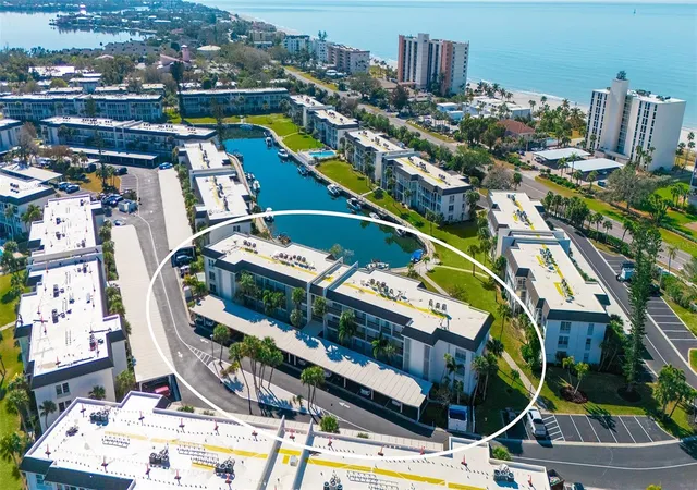 Photo 3 of Condo for sale at 4380 Exeter Dr #101, Longboat Key, FL 34228 | MLS# A4707428 | Listing updated on 2026-10-08