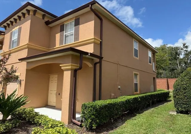 Photo 2 of Townhouse for sale at 1310 Retreat View Cir, Sanford, FL 32771 | MLS# O6444841 | Listing updated on 2026-10-01