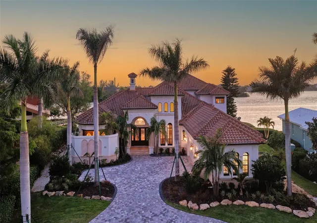 Single family home for sale at 275 Lookout Point Dr, OSPREY, FL 34229 | MLS# A4707430