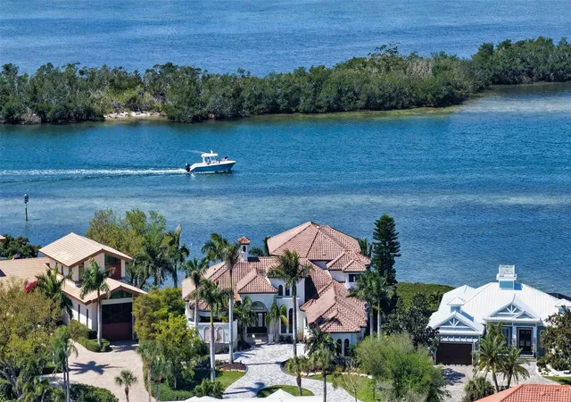 Photo 2 of Single family home for sale at 275 Lookout Point Dr, Osprey, FL 34229 | MLS# A4707430 | Listing updated on 2026-10-02
