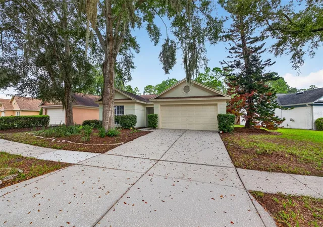 Photo 3 of Single family home for sale at 1016 Hardwood Dr, Valrico, FL 33596 | MLS# TB8552196 | Listing updated on 2026-10-07