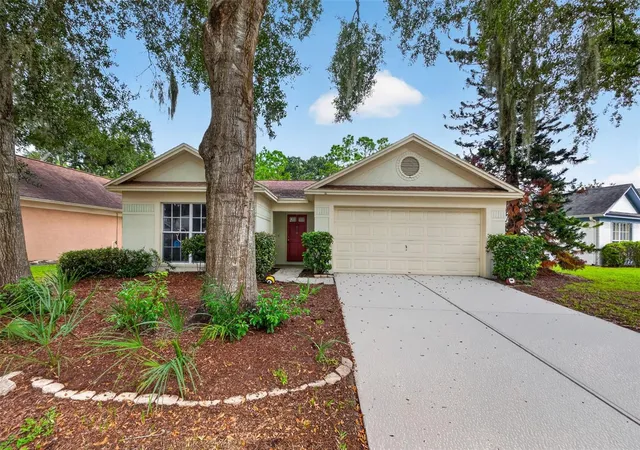 Photo 4 of Single family home for sale at 1016 Hardwood Dr, Valrico, FL 33596 | MLS# TB8552196 | Listing updated on 2026-10-07
