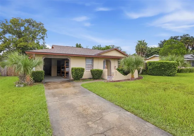 Photo 2 of Sale Pending at 613 Larry Dr, Deland, FL 32724 | MLS# V4951515 | Listing updated on 2026-10-02
