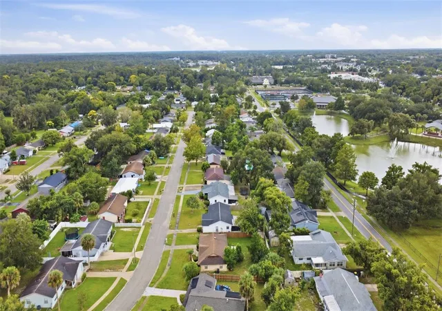 Photo 4 of Sale Pending at 613 Larry Dr, Deland, FL 32724 | MLS# V4951515 | Listing updated on 2026-10-02