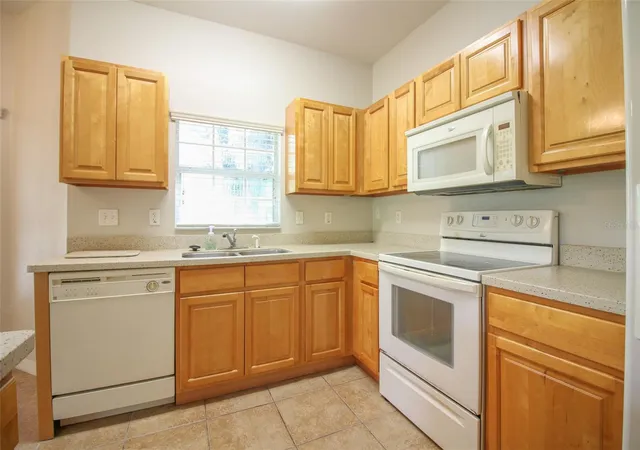 Listing Photo 4 - Condo for sale in building located at 3143 Miller Ave, LAKE PLACID, FL 33852