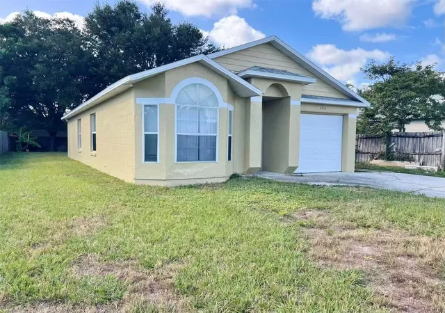 Photo 1 of Single family home for sale at 464 Spreading Oak Cir, Apopka, FL 32712 | MLS# O6444854 | Listing updated on 2026-10-28