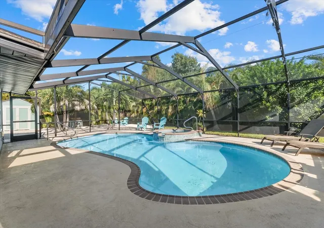 Photo 4 of Single family home for sale at 5206 7th Avenue Dr W, Bradenton, FL 34209 | MLS# A4707438 | Listing updated on 2026-10-05