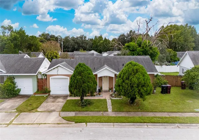 Photo 2 of Single family home for sale at 3144 Stella Maria Pl, Orlando, FL 32827 | MLS# S5158306 | Listing updated on 2026-10-24