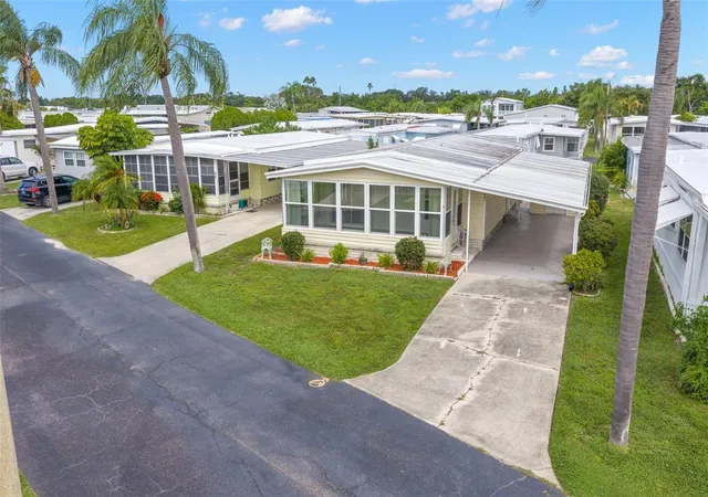 Photo 1 of Manufactured home for sale at 641 Mount Lancaster Ave Ne #637, Saint Petersburg, FL 33702 | MLS# TB8552208 | Listing updated on 2026-09-26
