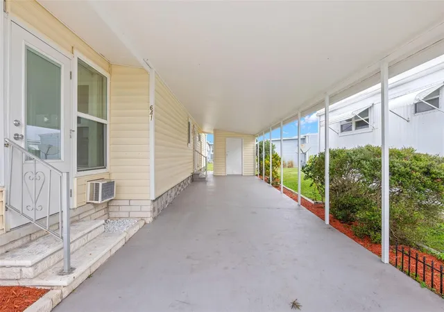 Photo 3 of Manufactured home for sale at 641 Mount Lancaster Ave NE #637, Saint Petersburg, FL 33702 | MLS# TB8552208 | Listing updated on 2026-09-26