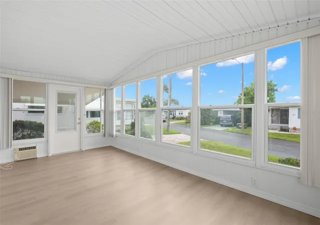 Photo 4 of Manufactured home for sale at 641 Mount Lancaster Ave NE #637, Saint Petersburg, FL 33702 | MLS# TB8552208 | Listing updated on 2026-09-26