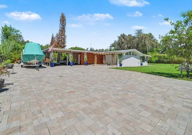 Photo 3 of Single family home for sale at 2207 Poinsettia Ln, Deland, FL 32724 | MLS# O6444863 | Listing updated on 2026-09-29