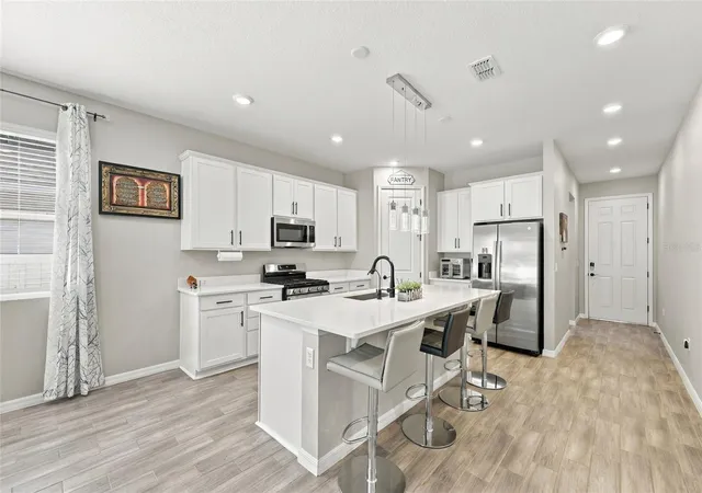 Photo 3 of Single family home for sale at 1042 Heirloom Dr, Haines City, FL 33844 | MLS# O6444866 | Listing updated on 2026-10-23