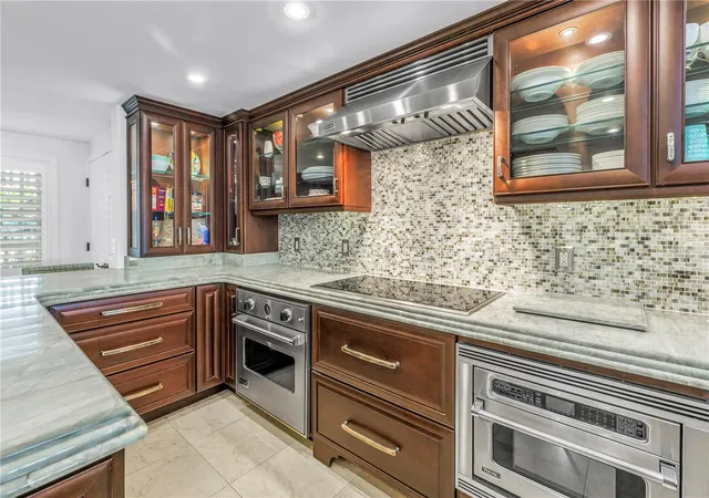 Listing Photo 5 - Condo for sale in building located at 6600 Sunset Wy, St. Pete Beach, FL 33706 - Unit #408