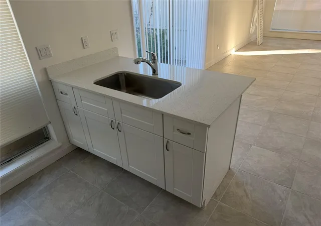 Photo 4 of House for sale at 5425 SE 28th Lane, Ocala, FL 34480 | MLS# OM732895 | Listing updated on 2026-09-26