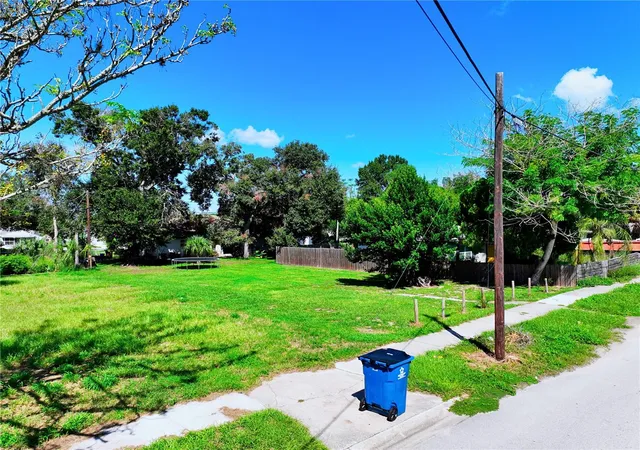 Photo 2 of Land for sale at 307 East St, Lake Wales, FL 33853 | MLS# A4707443 | Listing updated on 2026-10-01