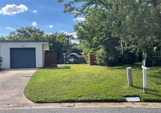 Photo 4 of Single family home for sale at 408 Beth Dr, Sanford, FL 32771 | MLS# O6444872 | Listing updated on 2026-10-06