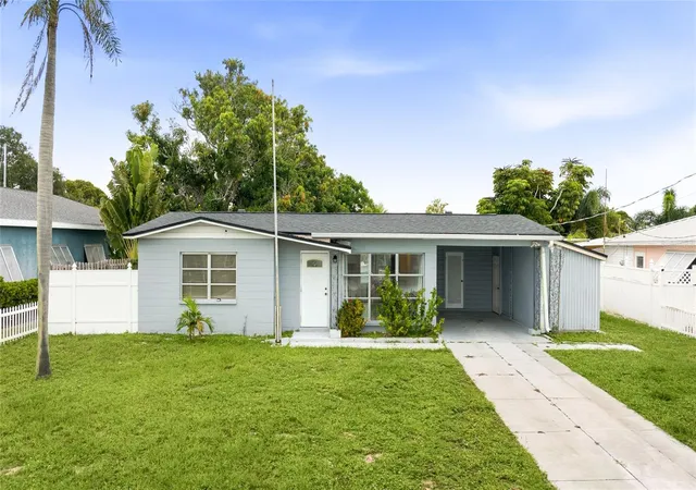 Photo 4 of Single family home for sale at 6815 Georgia Ave, Bradenton, FL 34207 | MLS# A4707447 | Listing updated on 2026-10-08