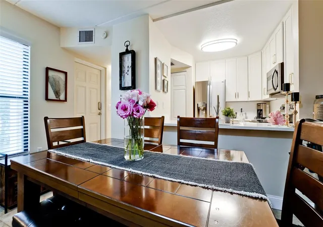 Photo 4 of Condo for sale at 111 10th Street S #111, Bradenton Beach, FL 34217 | MLS# A4707448 | Listing updated on 2026-10-05