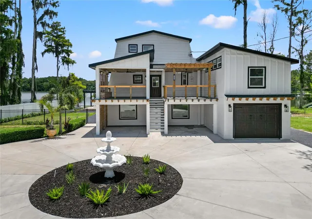 Photo 3 of Single family home for sale at 10908 Land O Lakes Blvd, Land O Lakes, FL 34638 | MLS# TB8552232 | Listing updated on 2026-10-08