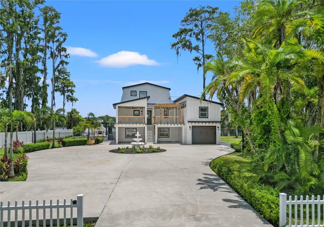 Photo 3 of Single family home for sale at 10908 Land O Lakes Blvd, Land O Lakes, FL 34638 | MLS# TB8552232 | Listing updated on 2026-10-08