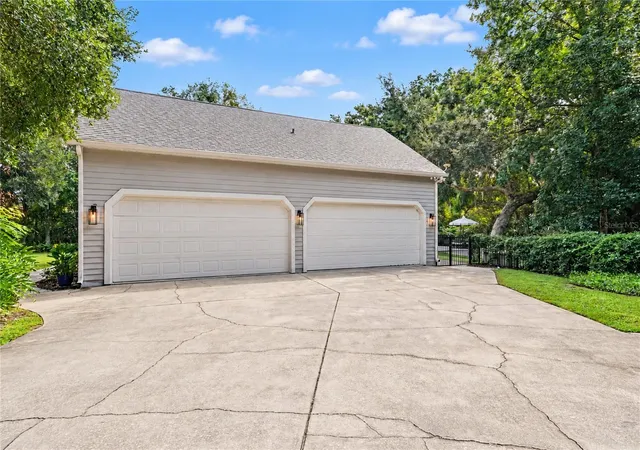 Photo 4 of Single family home for sale at 649 Charmagne Ln, Port Orange, FL 32127 | MLS# O6444876 | Listing updated on 2026-10-07