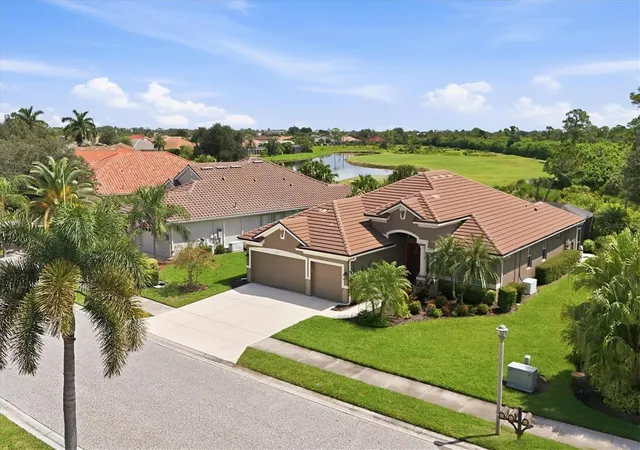 Photo 4 of Single family home for sale at 1020 Crk Nine Dr, North Port, FL 34291 | MLS# A4707456 | Listing updated on 2026-09-27