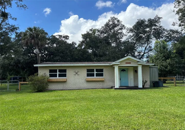 Photo 1 of Sale Pending at 2404 Grandview Ave, Sanford, FL 32771 | MLS# O6444883 | Listing updated on 2026-09-29