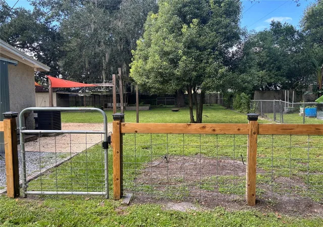 Photo 2 of Sale Pending at 2404 Grandview Ave, Sanford, FL 32771 | MLS# O6444883 | Listing updated on 2026-09-29