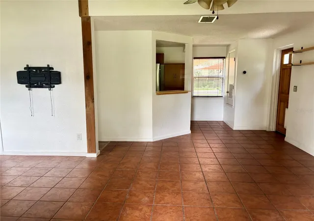 Photo 3 of Sale Pending at 2404 Grandview Ave, Sanford, FL 32771 | MLS# O6444883 | Listing updated on 2026-09-29