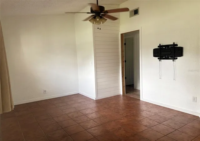 Photo 3 of Sale Pending at 2404 Grandview Ave, Sanford, FL 32771 | MLS# O6444883 | Listing updated on 2026-09-29